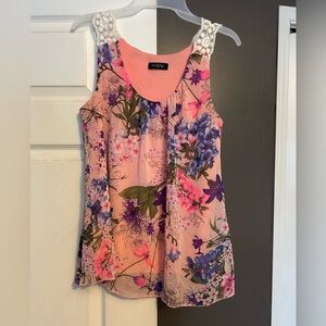 💥5 for $15 - Beautiful Floral Print Top